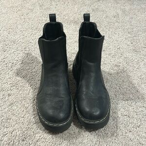Women’s black boots